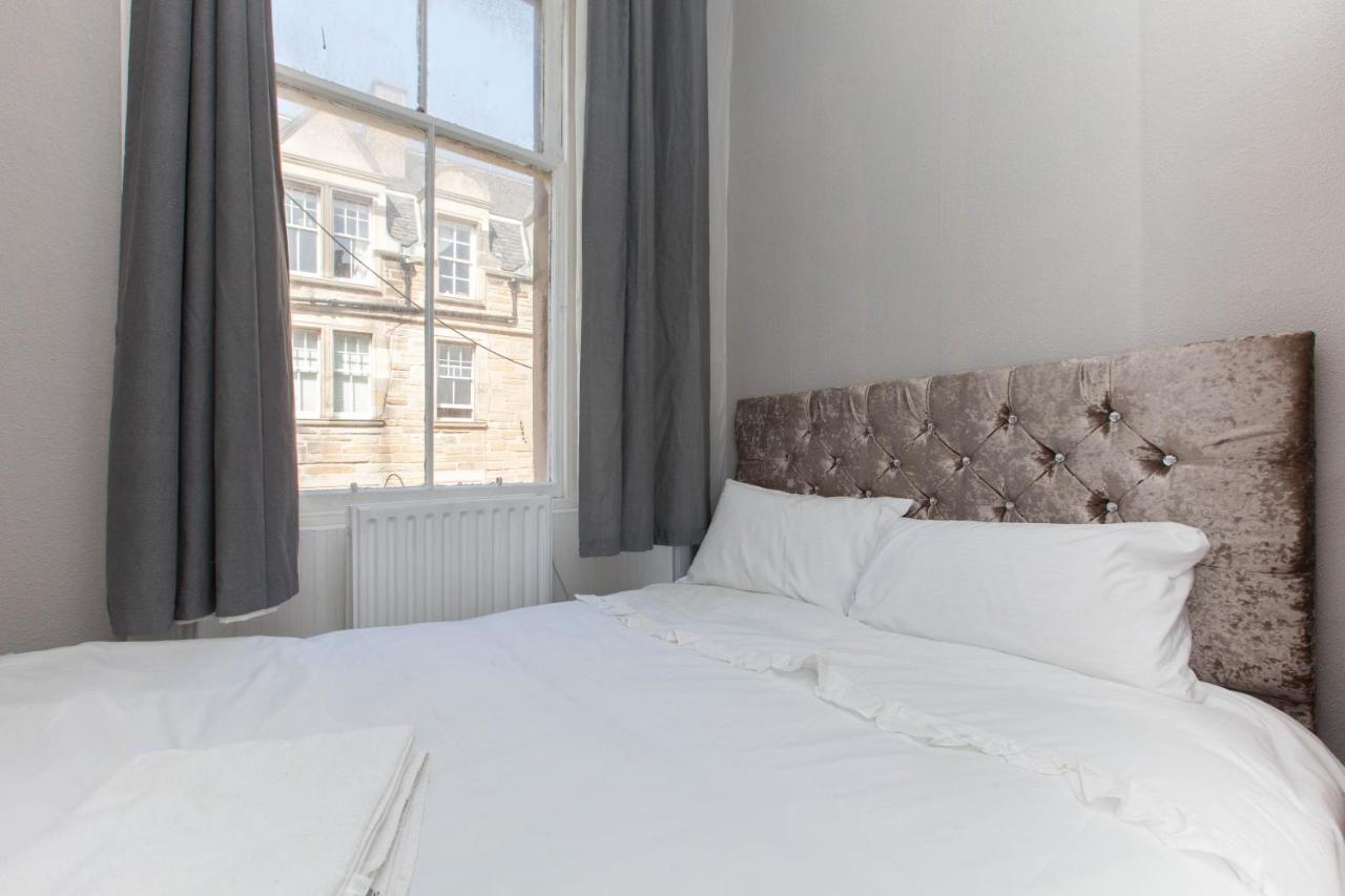 Bright & Homely City Centre Apartment Near Holyrood Edinburgh Exterior photo